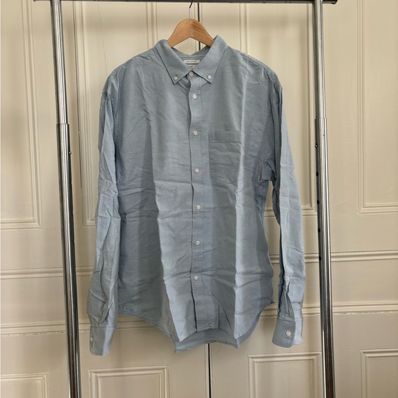 Old Navy The Oxford Shirt Slim Fit - Picture 2 of 4